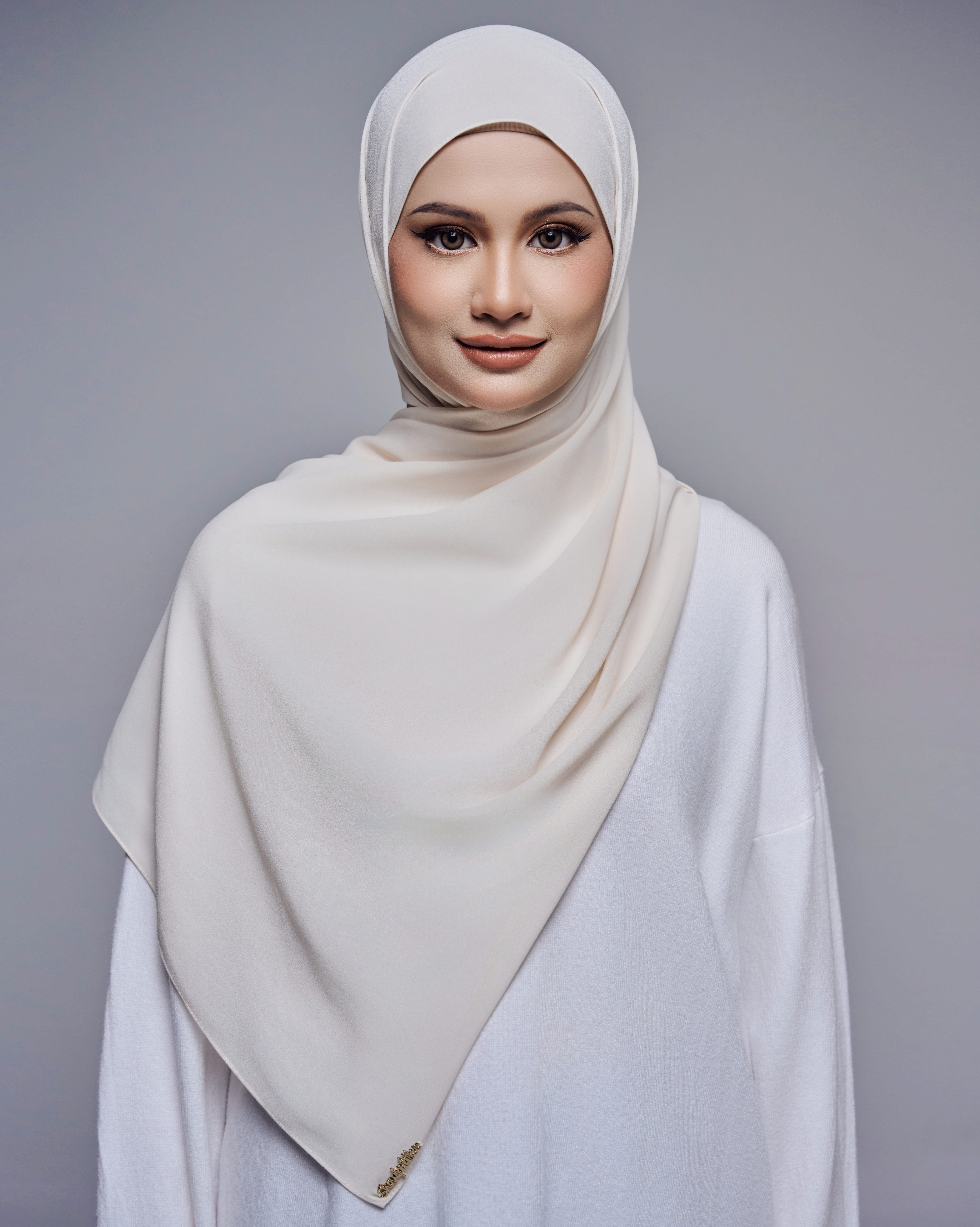 MALIQA SHAWL 2.0 IN BUTTERCREAM
