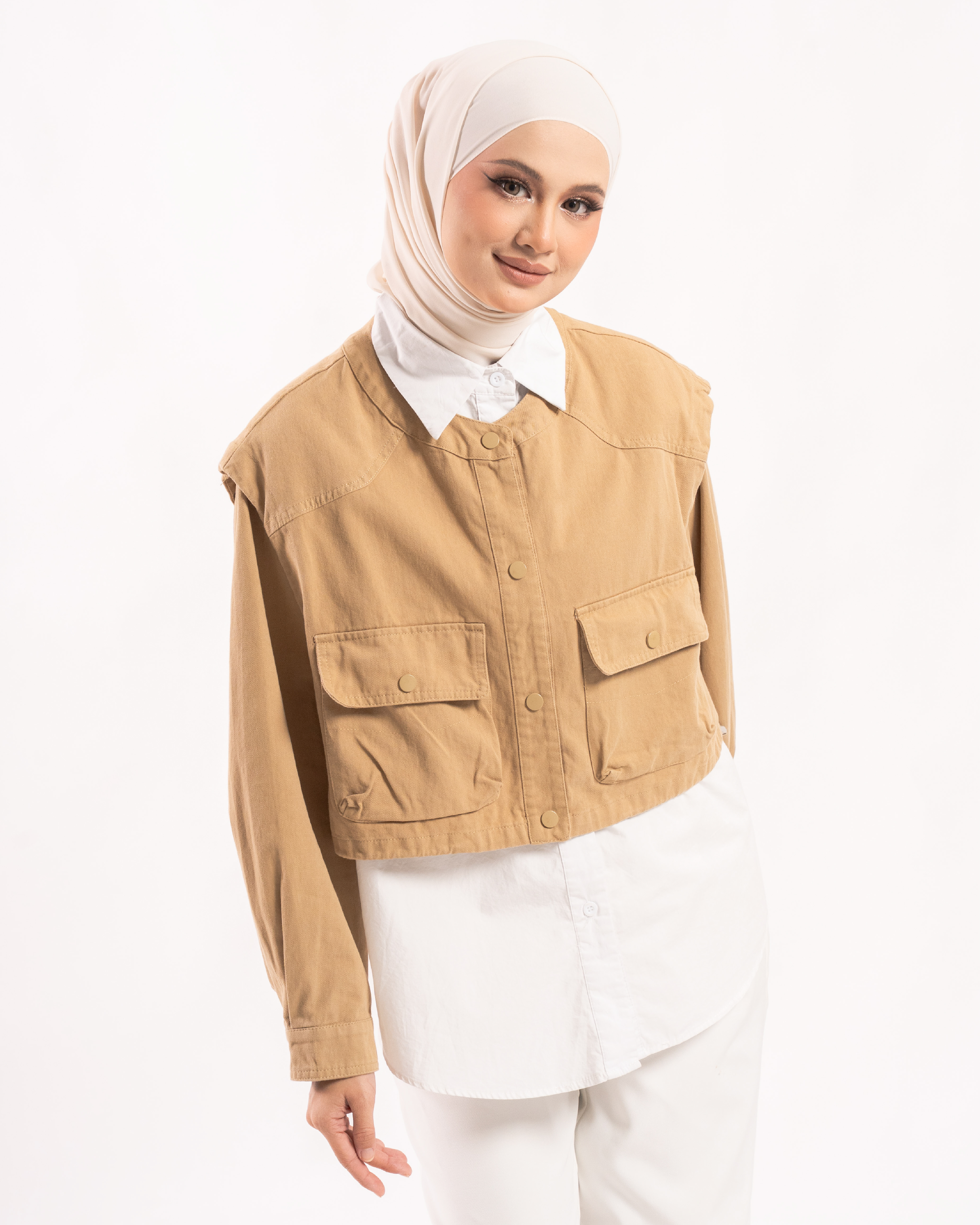 ELVA IN KHAKI