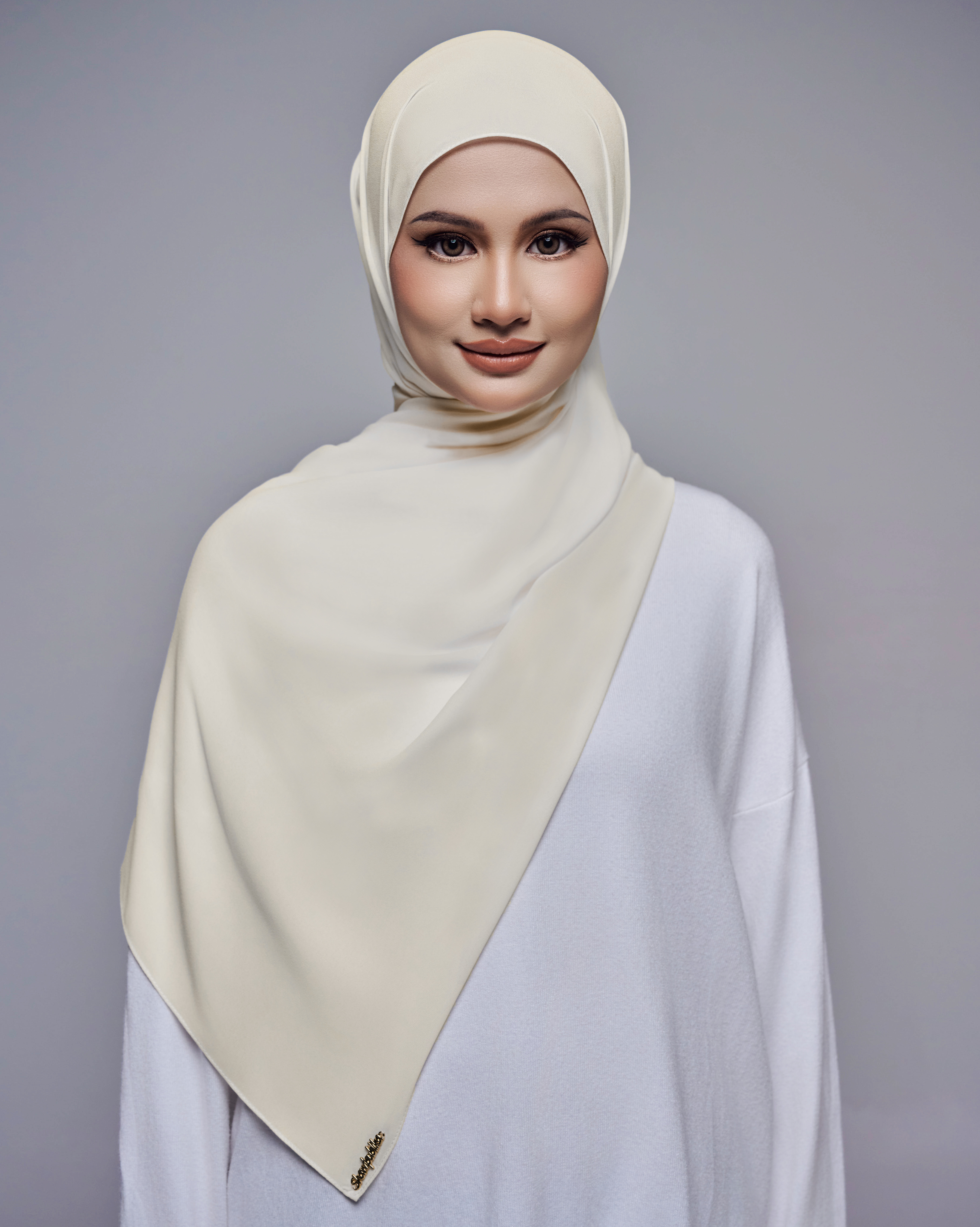 MALIQA SHAWL 2.0 IN MILKY