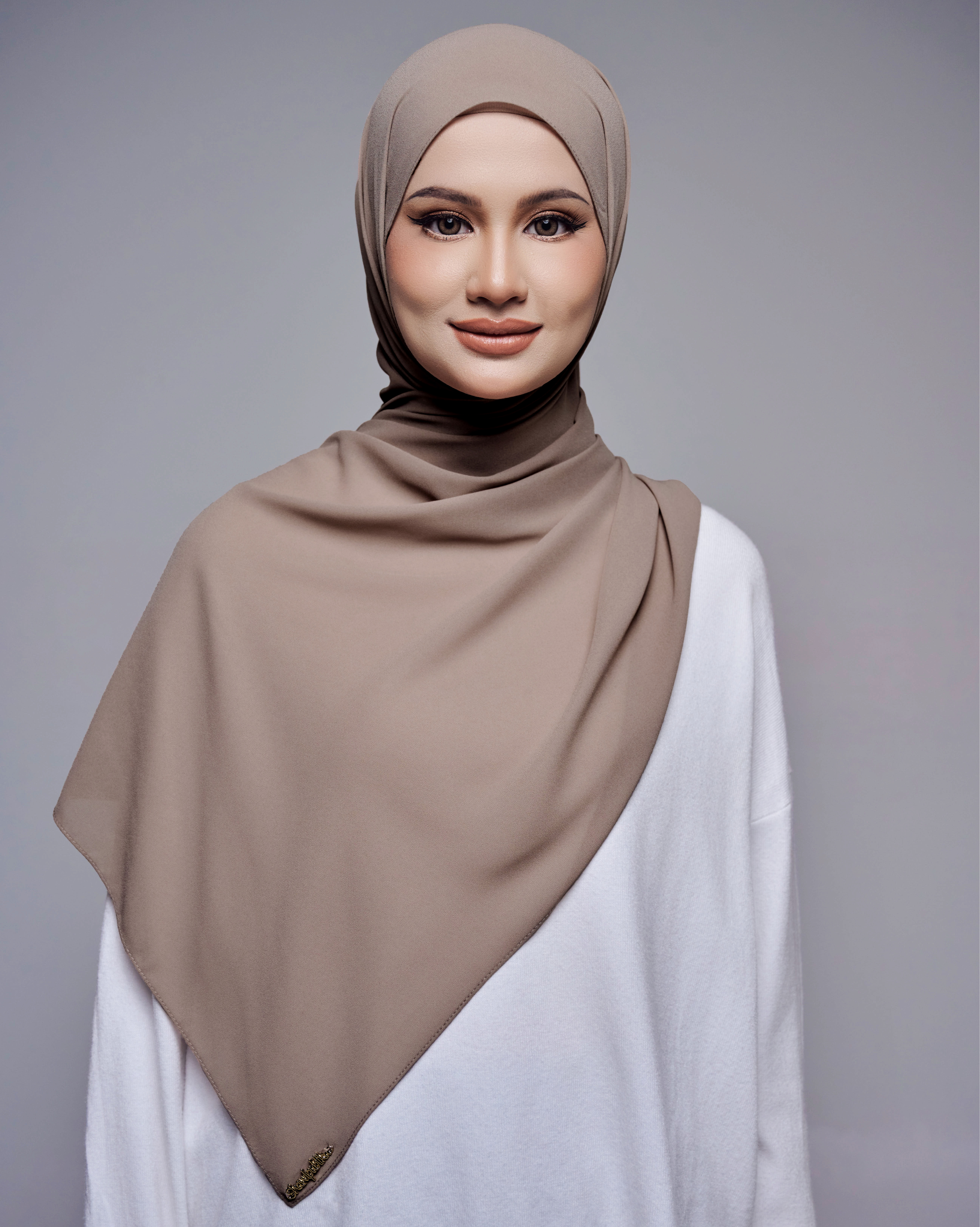 MALIQA SHAWL 2.0 IN MOCHA