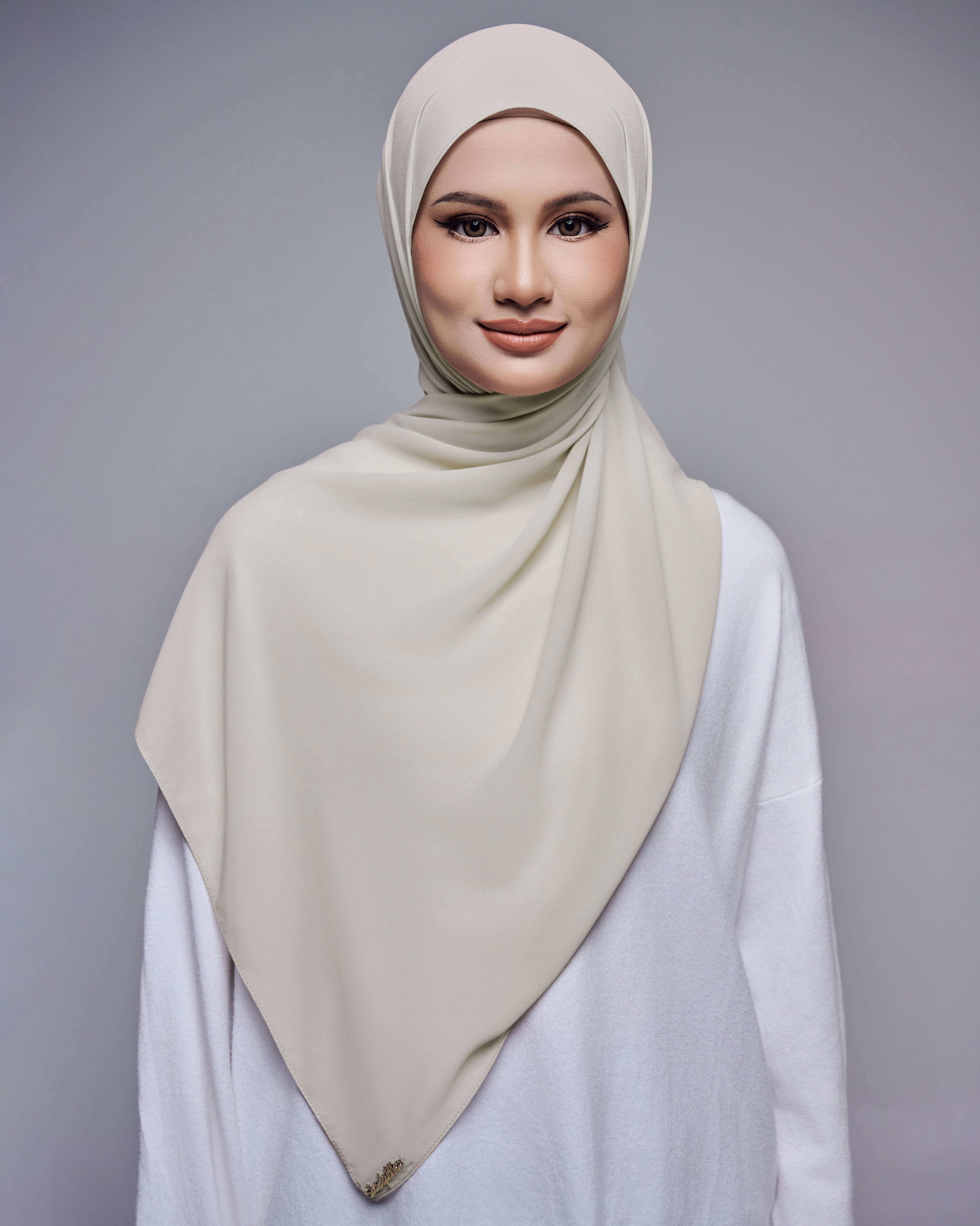 MALIQA SHAWL 2.0 IN SOFT BEIGE