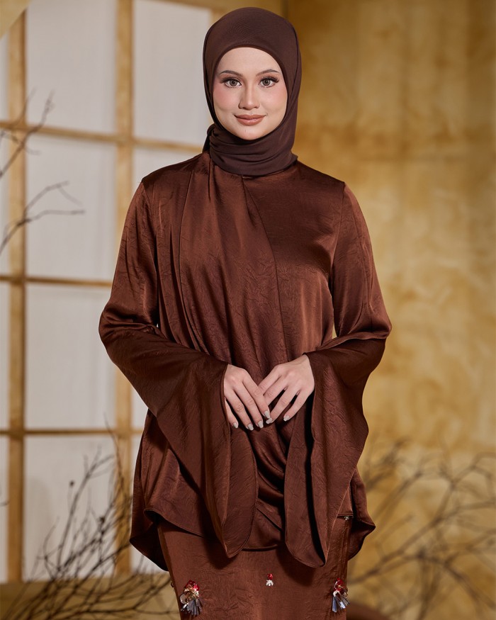 LAYLAA IN RICH BROWN