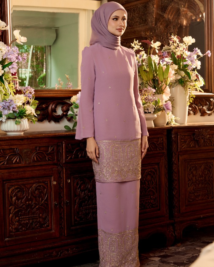 EYANA IN LILAC