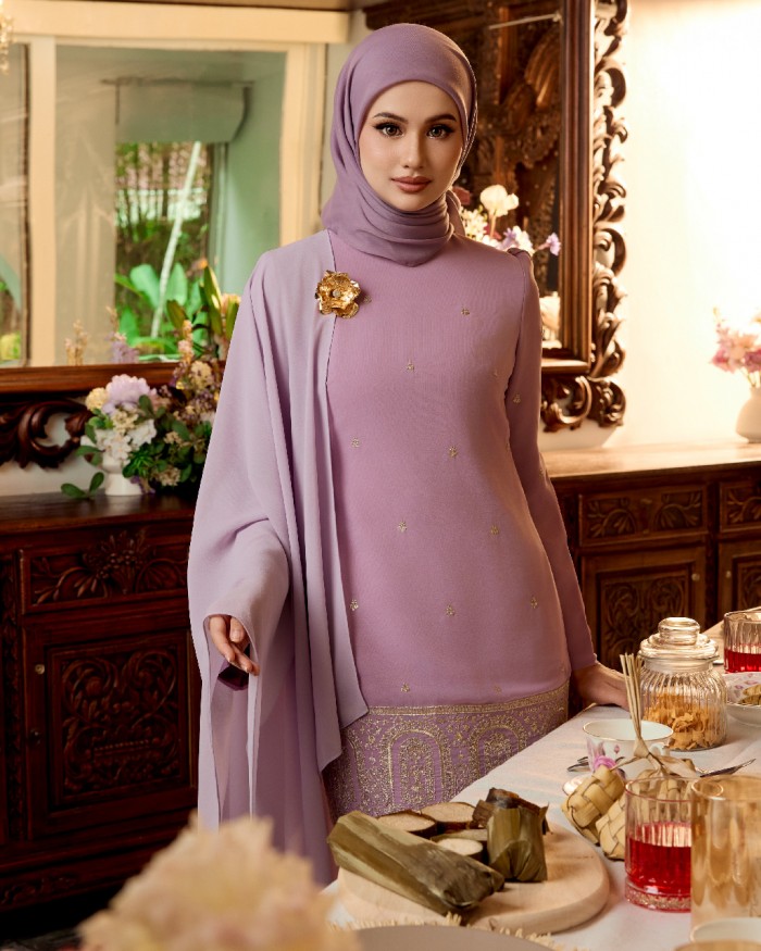 EYANA IN LILAC
