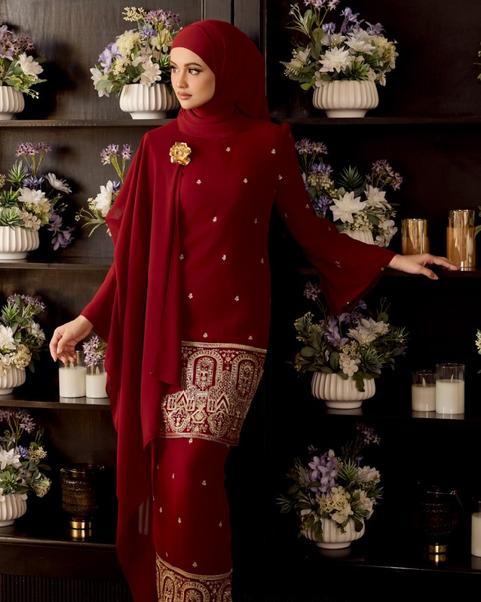 EYANA IN RED CHILI