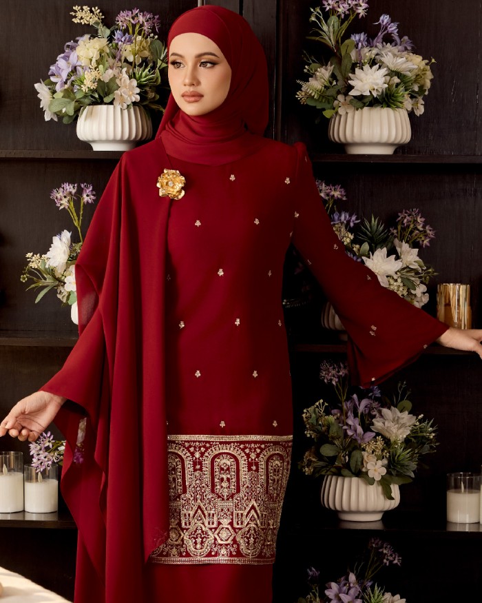 EYANA IN RED CHILI