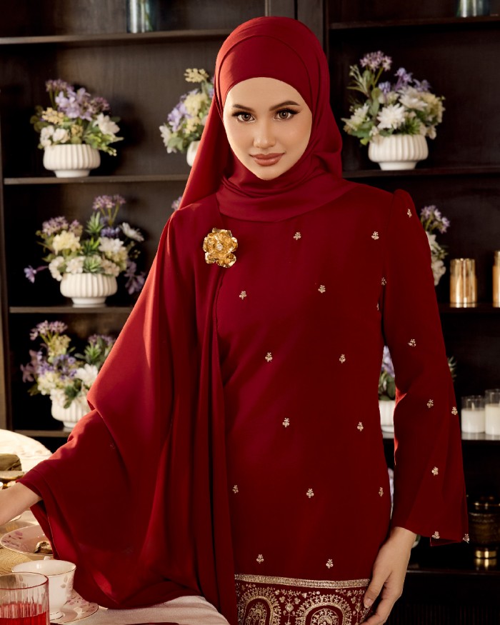 EYANA IN RED CHILI