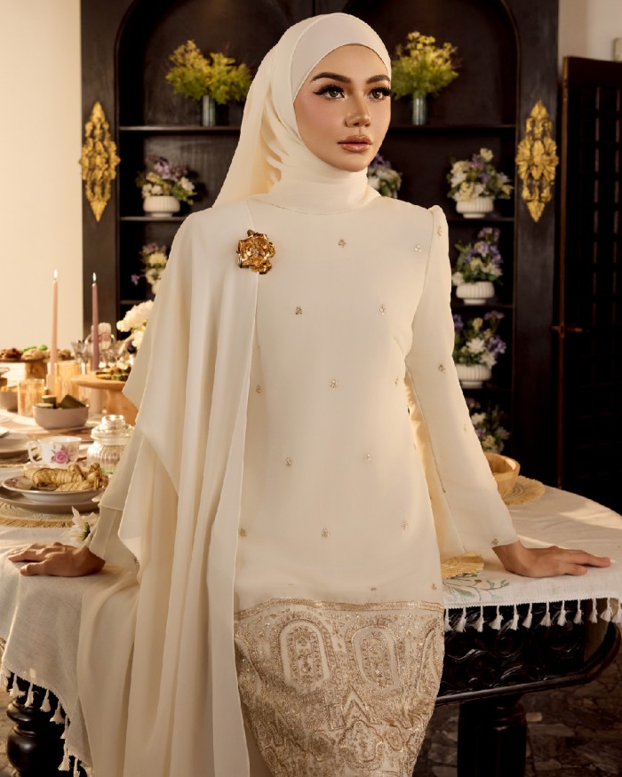 EYANA IN CREAM