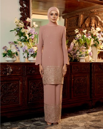 EYANA IN DUSTY PINK