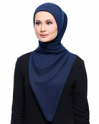 YOUR EVERYDAY SCARF IN MIDNIGHT BLUE