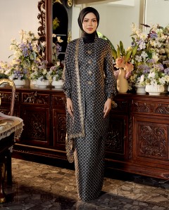 SIARA IN BLACK SPRINTED